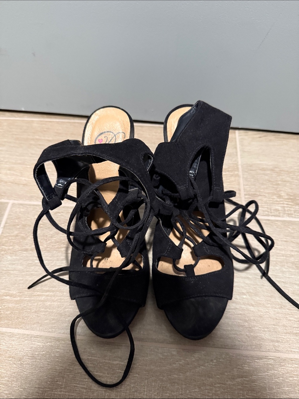 Women's Black Lace-Up Suede Heeled Sandals